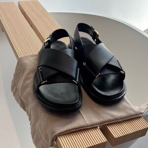 Marni Fussbett Sandals